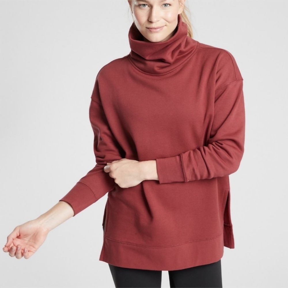 Athleta 24/7 Funnel Neck red Sweatshirt‎ size small